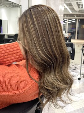 エイト 神戸三宮店(EIGHT) ベージュハイライトカラー