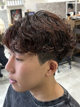 レボ(Revo) クルッと外人風に。シャドウパーマ
