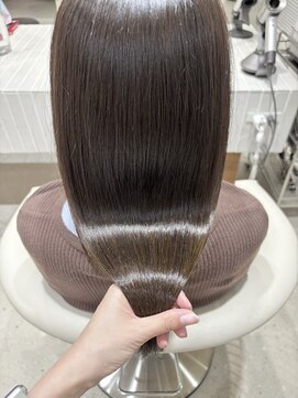 エンス 銀座(Ence) ブリーチなし/スモーキーカラー/髪質改善/グレーブラウン/前髪