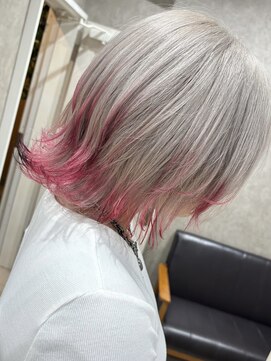 リアイス(Re:ICE) シルバーカラー＆チェリーピンクエンドカラーレイヤーボブ