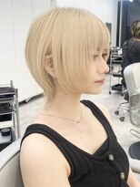 ダブルトーキョー シブヤ(W-TOKYO SHIBUYA)&nbsp;ショートウルフカットハイトーンブリーチブロンドカラー