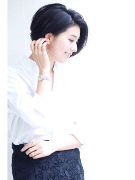 オーロ(ORO) 30代~50代の骨格とわないイメチェン小頭ショート