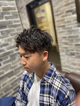 ミリオンバックス 御徒町店(Million Backs) スパイラルパーマ/かき上げ/マッシュ