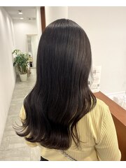黒髪　暗髪　重めレイヤー　艶カラー　グレーベージュ　韓国