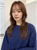 カジュアルレイヤーミディアムハッシュカット