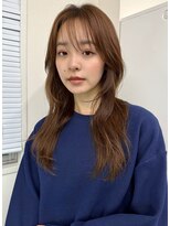 カジュアルレイヤーミディアムハッシュカット