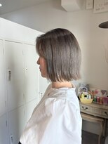 ロッカ(ROCCA)&nbsp;ホワイトグレージュ×大人のこなれ感