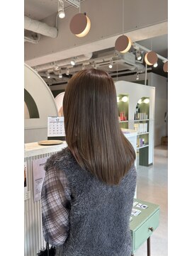 ムーム(Momb) ベージュカラー