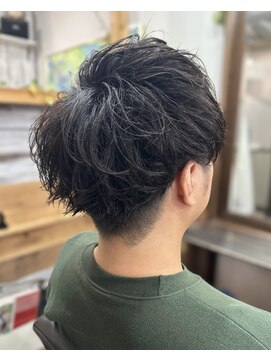 チアロルーチェ(Chiaro Luce) メンズメンズカットパーマセンターパート大人ショートビジネス