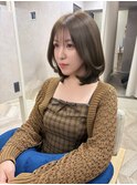 大人かわいい丸みミディアム×透明感オリーブベージュ
