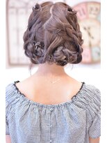 メイズ(MAZE)&nbsp;【メイズ東中野・鍛原志行】束感パッツンの編み込みアレンジ