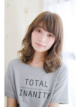 プティルカ ディーシー本店(PutiLuca D.C.) ヌーディーベージュのゆるふわミックスカール