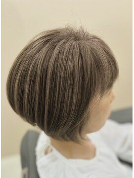 アンジュール コロレ(1//jour colore) 育てるハイライトで月１の白髪染めの呪縛から逃れましょう