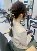 エレガントなぽんぽん編みおろしヘアアレンジ   美由紀