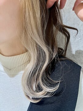 ザブリッジ(the Bridge) ホワイトベージュ×インナーカラー