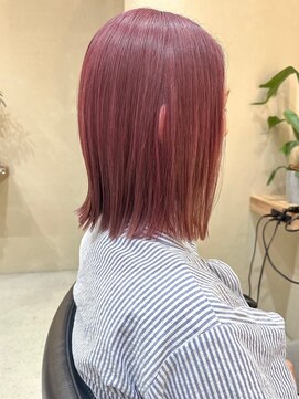 ヒビヲ(HIBIO) 横浜ペールピンクベージュカラータッセルボブ切りっぱなしボブ