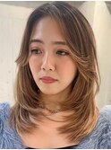 ハイライトカラーミルクティーベージュレイヤーカット