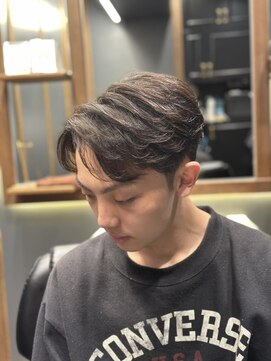 銀座 シノ 本店(shino) メンズ　センターパート　毛流れ