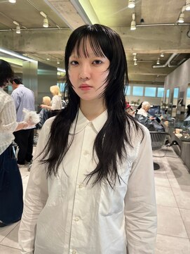 ダブ アオヤマ(DaB AOYAMA) ロングウルフカット顔まわりレイヤーカット顔まわりカット