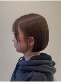 耳かけてもにまとまるミニボブスタイル