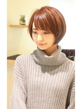レウナ 外苑前(Reuna) 30代40代人気 お手入れ簡単丸みが可愛いショートボブ