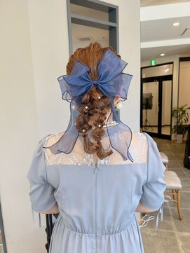 コバルト(Cobalt) 20代30代結婚式お呼ばれガーリーツイン編みおろしヘアアレンジ