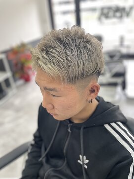 ベガ(VEGA) ツーブロック、フェード