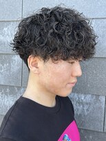 ヒュイル バイ ニアウ(Hwyl by Niau) メンズマッシュパーマ波巻スパイラルパーマニュアンスパーマ