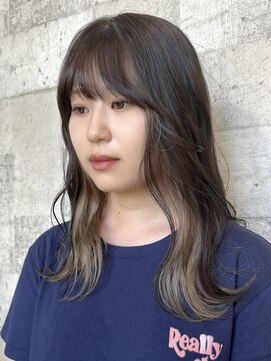 リサ グランシェ(RISA granche) インナーカラー ベージュカラー グレーアッシュ