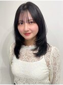 暗髪カラー ミディアムレイヤー 顔周りカット ワンカール