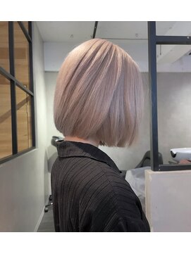 エイト 福岡天神店(EIGHT fukuoka) ホワイトシルバー