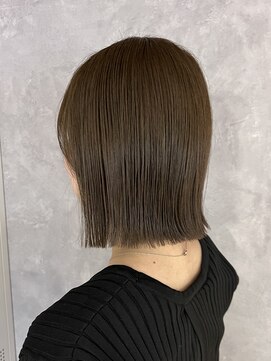 モク(mok) パツっと外ハネストレートボブ