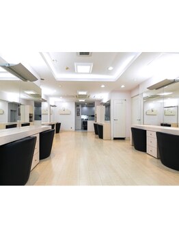 マンツーマンで仕上げまで担当◎ゆったりとした空間で、あなただけの時間をお過ごし下さい♪