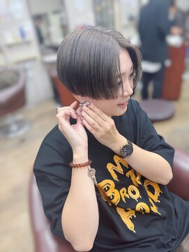 ハピネス 王寺店(Happiness) センターパート ハンサムショート 刈り上げ アンブレラカラー