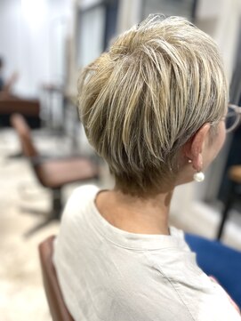 ロスコ(ROTHKO) 【大人ブリーチ女子ショート】