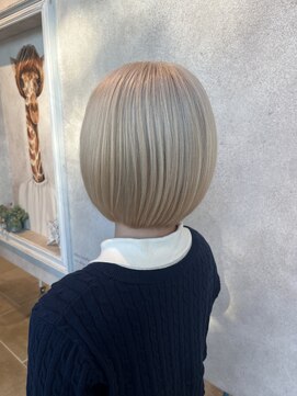 ディプティック ヘアー チェンジ ミュージアム(diptych Hair Change Museum) ブロンドボブ