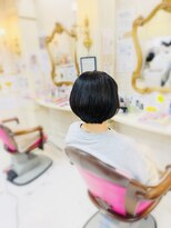 美容室 ティンカーベル ショートボブ