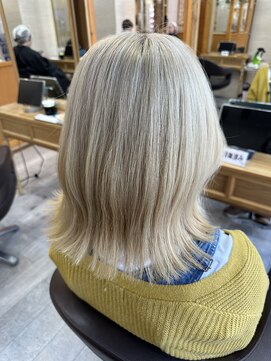 シャンティ 琴似店(Shanti) ホワイト☆ベージュ×ウェーブ☆スタイル