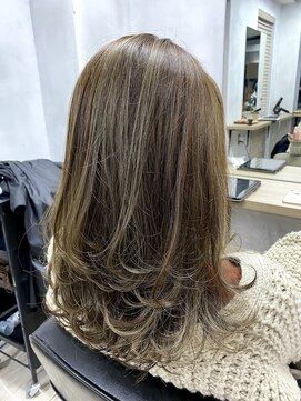 リコ(liko) 【 三軒茶屋liko】ハイライト オリーブベージュ