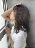 - 外ハネミディアムレイヤー × ナチュラルブラウン -