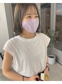 オリーブベージュ