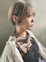 メイカ(MEIKA) 色合いがアクセントのコンパクトショートボブ