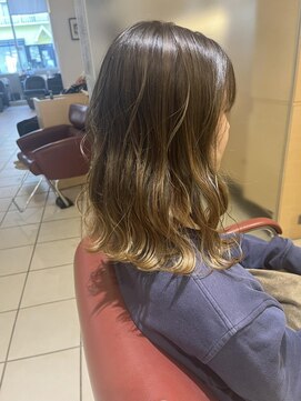 エム インターナショナル 春日部本店(EMU international) グラデーションカラー