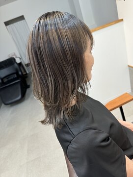 テム(TeM) 透明感のあるナチュラルな『ハイライト』