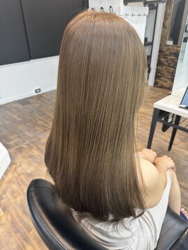 ヤイ(Yhai) カラー