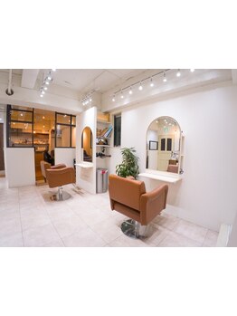 20代・30代からの絶大な支持！「大人可愛い」が叶う、少人数×マンツーマン制のプライベートサロン♪