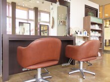 ヘアーアンドロハス レイール(Hair & Lohas Reir)の雰囲気（ペア席もあり◎お買い物帰りや、お仕事帰りに通いやすいサロン）