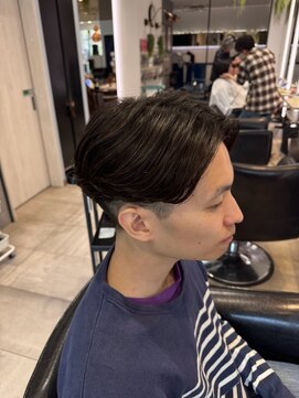 アース 長崎時津店(HAIR&MAKE EARTH) センターパート×ツーブロック