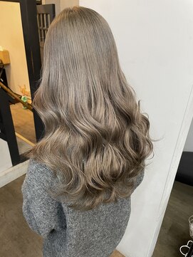 アメリ(AMELIE) 【山岡拓也】ブリーチ2回ミルクティーベージュ