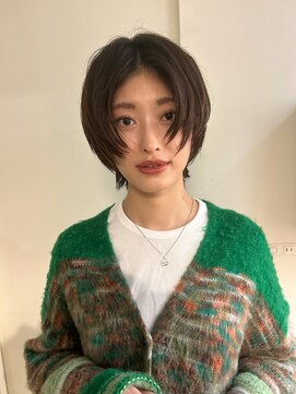 エクテ(ecouter) 黒髪小顔クラゲヘアージェンダーレスショートウルフ